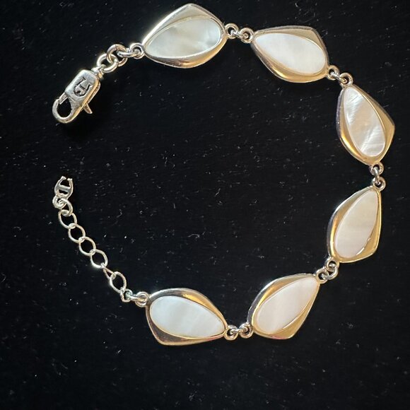 Etienne Aigner Bracelet - Picture 4 of 5